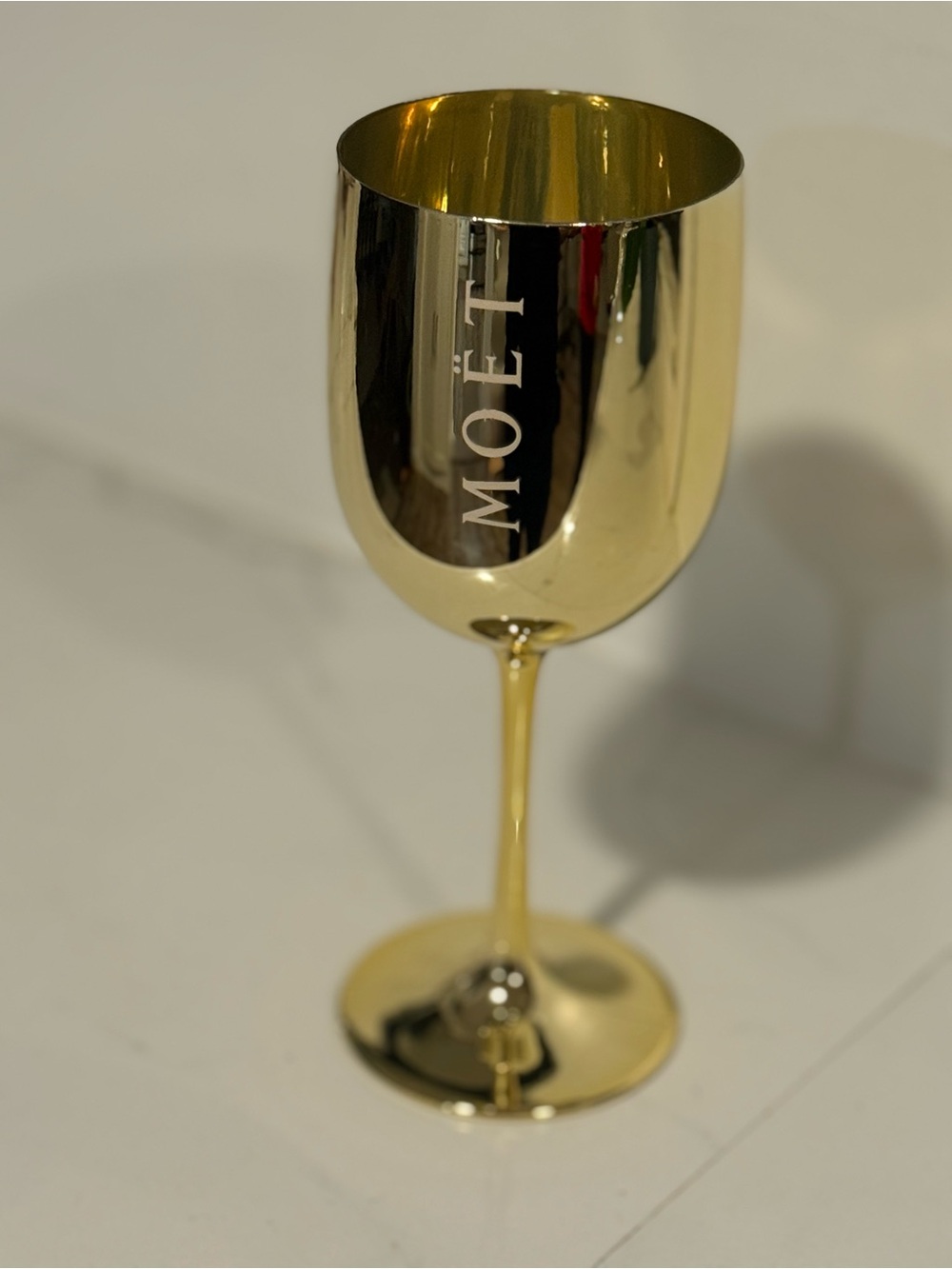 6 Moët & Chandon Gold Acrylic Champagne Glasses. Set of 6 NEW In Box From France